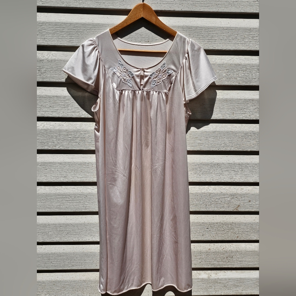 Vtg Shadowline Nightgown‎ Ivory Floral Silky Cap Sleeve Lingerie Sleepwear USA